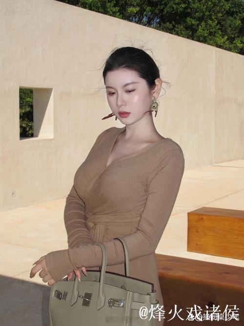 深入探索——国产精品熟女的独特魅力 深入探索——国产精品熟女的独特魅力